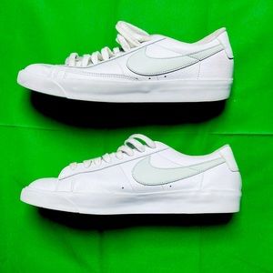Nike Blazers Low-Top White